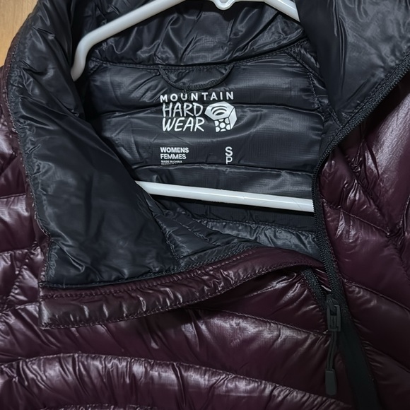 Mountain Hardwear Lightweight Puffer - Picture 2 of 5